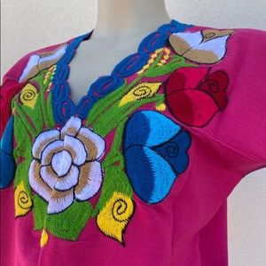 MEXICAN EMBROIDERED BLOUSE IN HOT PINK